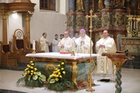 Biskup Josip Mrzljak u varaždinskoj katedrali predslavio svečanu misu polnoćku u noći Isusova rođenja